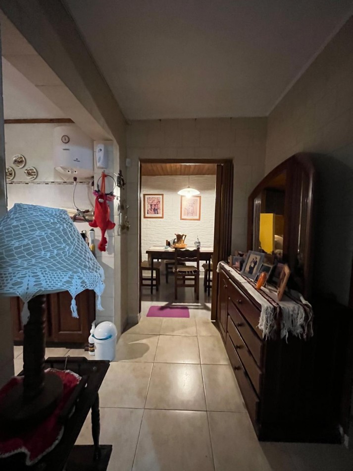 CASA + MONOAMBIENTE AMBOS EN IMPECABLE CONDICIONES !! OPORTUNIDAD DE INVERSION O PRIMERA VIVIENDA !!