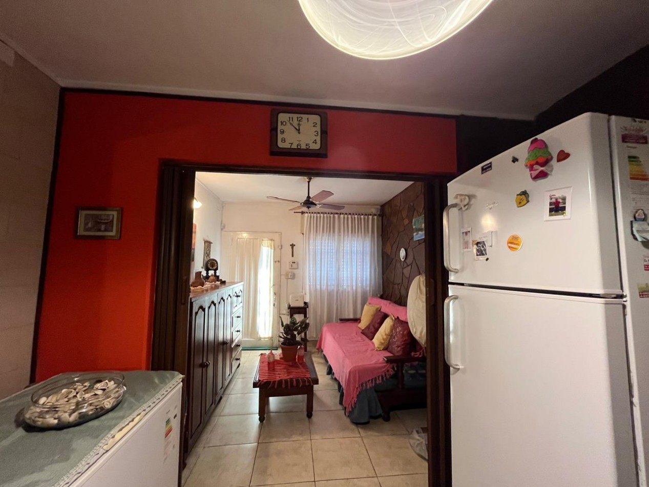 CASA + MONOAMBIENTE AMBOS EN IMPECABLE CONDICIONES !! OPORTUNIDAD DE INVERSION O PRIMERA VIVIENDA !!