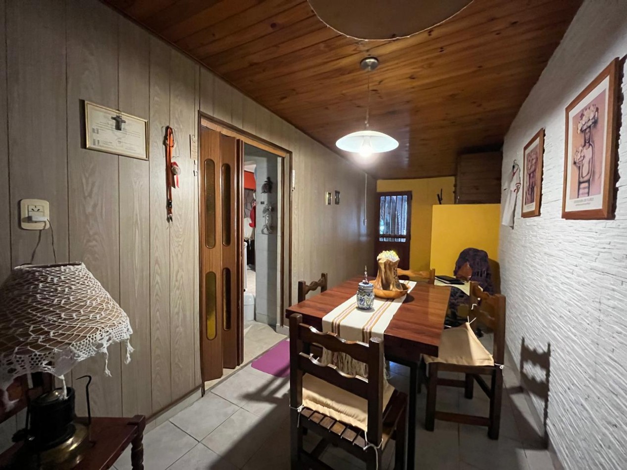 CASA + MONOAMBIENTE AMBOS EN IMPECABLE CONDICIONES !! OPORTUNIDAD DE INVERSION O PRIMERA VIVIENDA !!