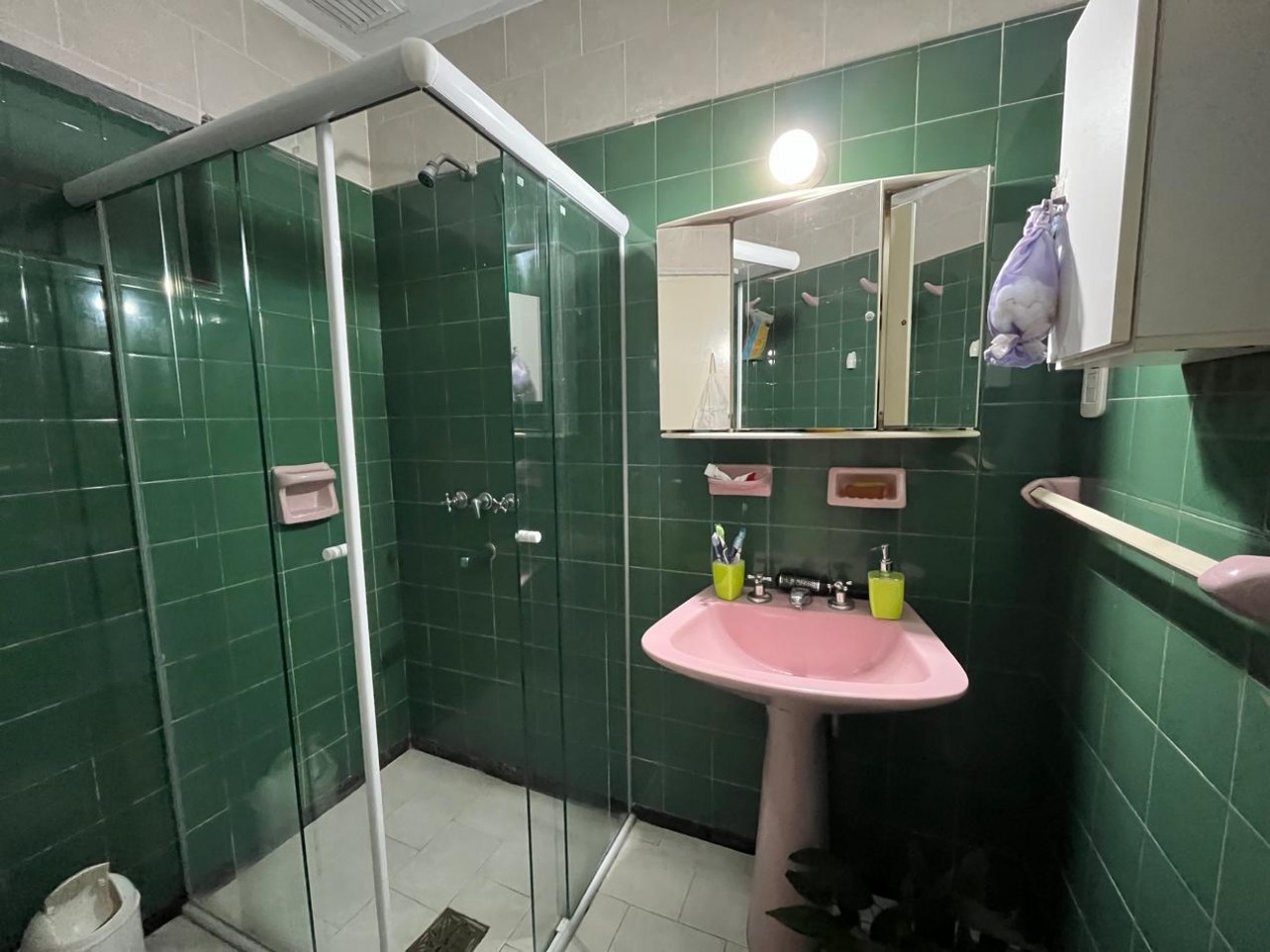 CASA + MONOAMBIENTE AMBOS EN IMPECABLE CONDICIONES !! OPORTUNIDAD DE INVERSION O PRIMERA VIVIENDA !!