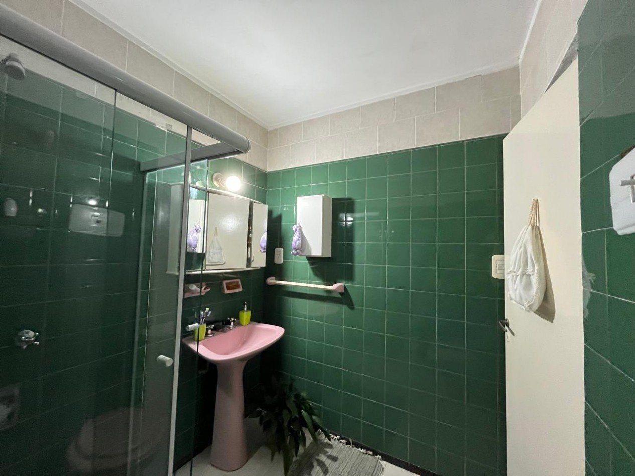 CASA + MONOAMBIENTE AMBOS EN IMPECABLE CONDICIONES !! OPORTUNIDAD DE INVERSION O PRIMERA VIVIENDA !!