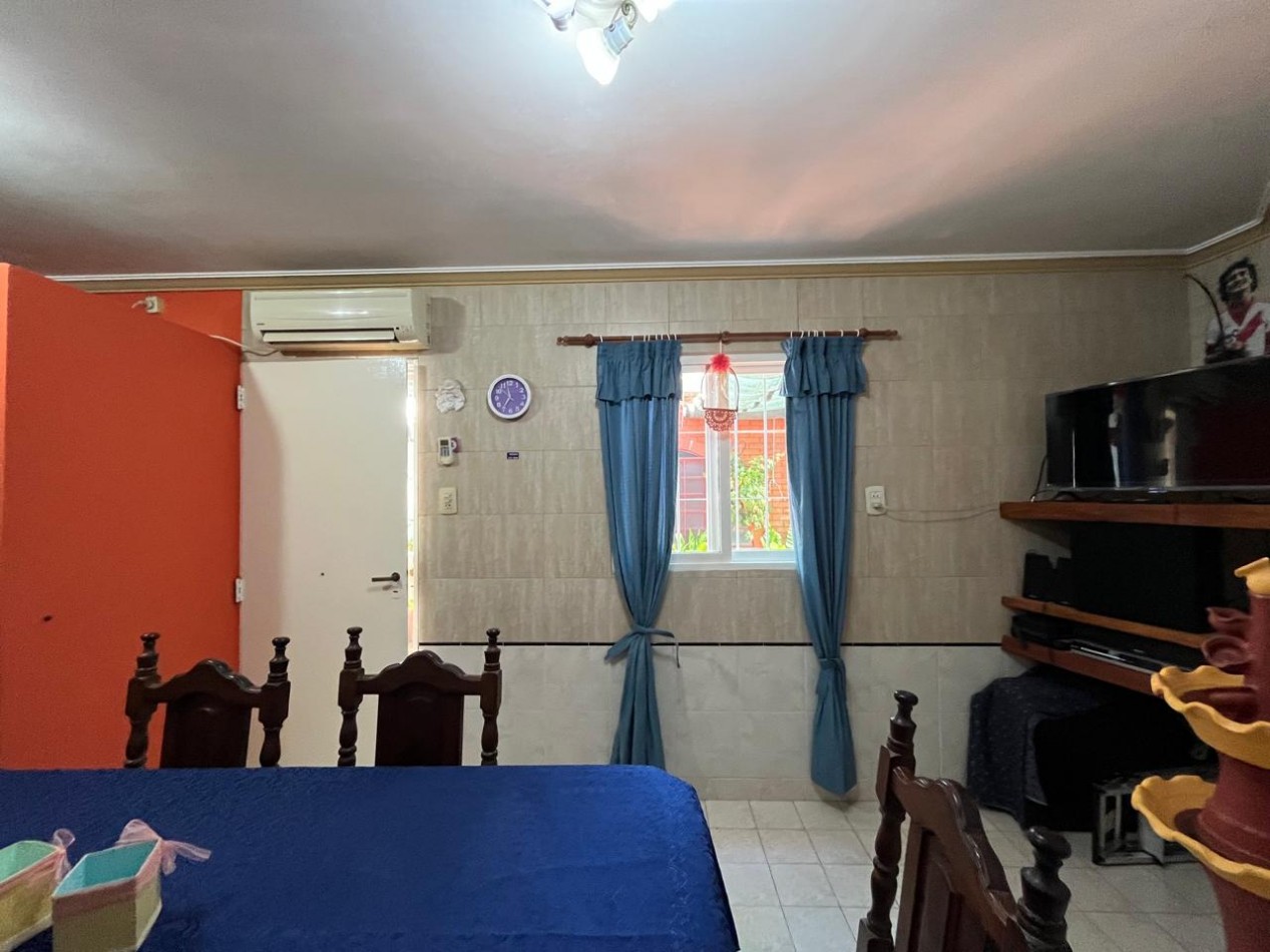 CASA + MONOAMBIENTE AMBOS EN IMPECABLE CONDICIONES !! OPORTUNIDAD DE INVERSION O PRIMERA VIVIENDA !!