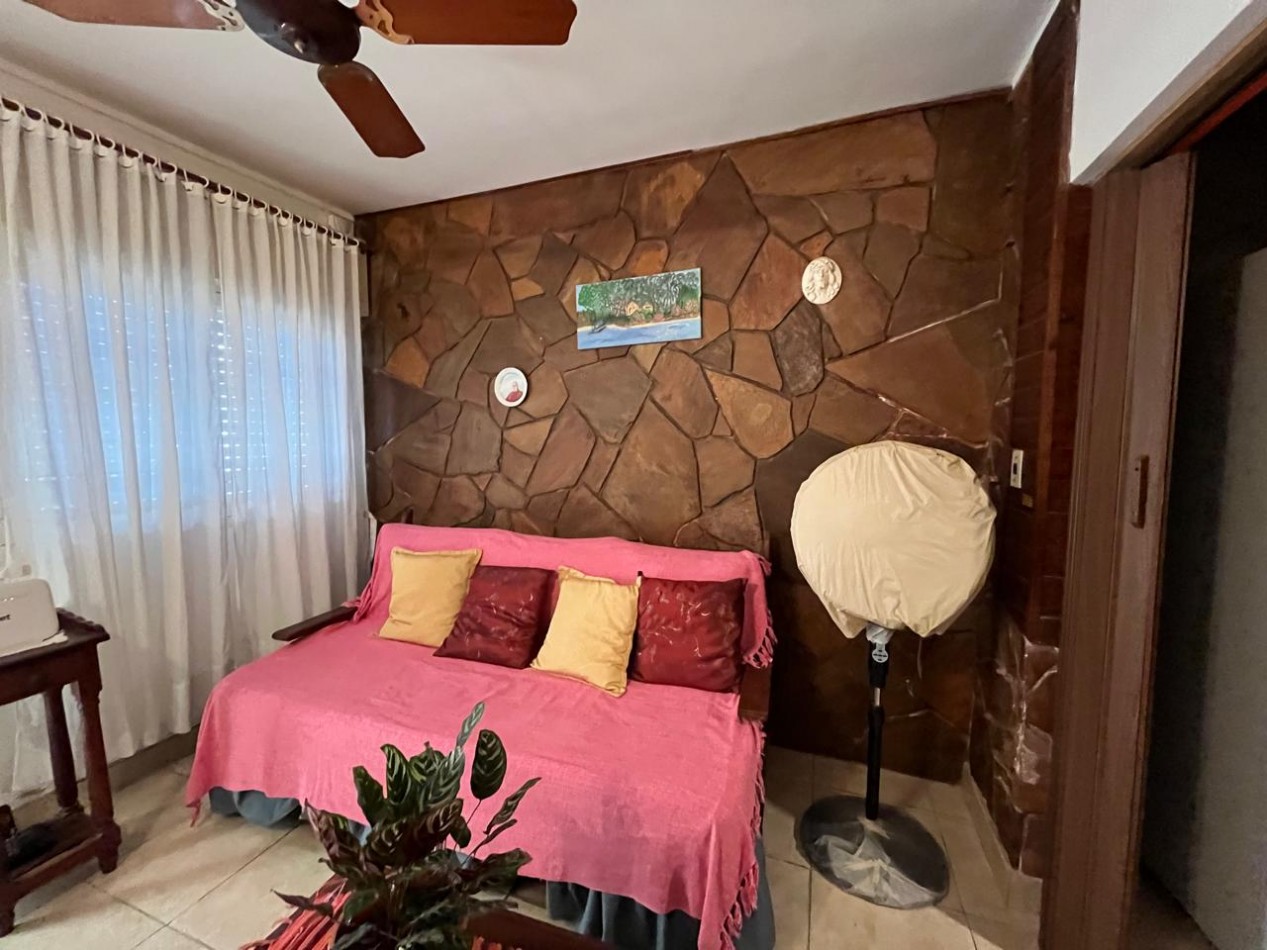 CASA + MONOAMBIENTE AMBOS EN IMPECABLE CONDICIONES !! OPORTUNIDAD DE INVERSION O PRIMERA VIVIENDA !!