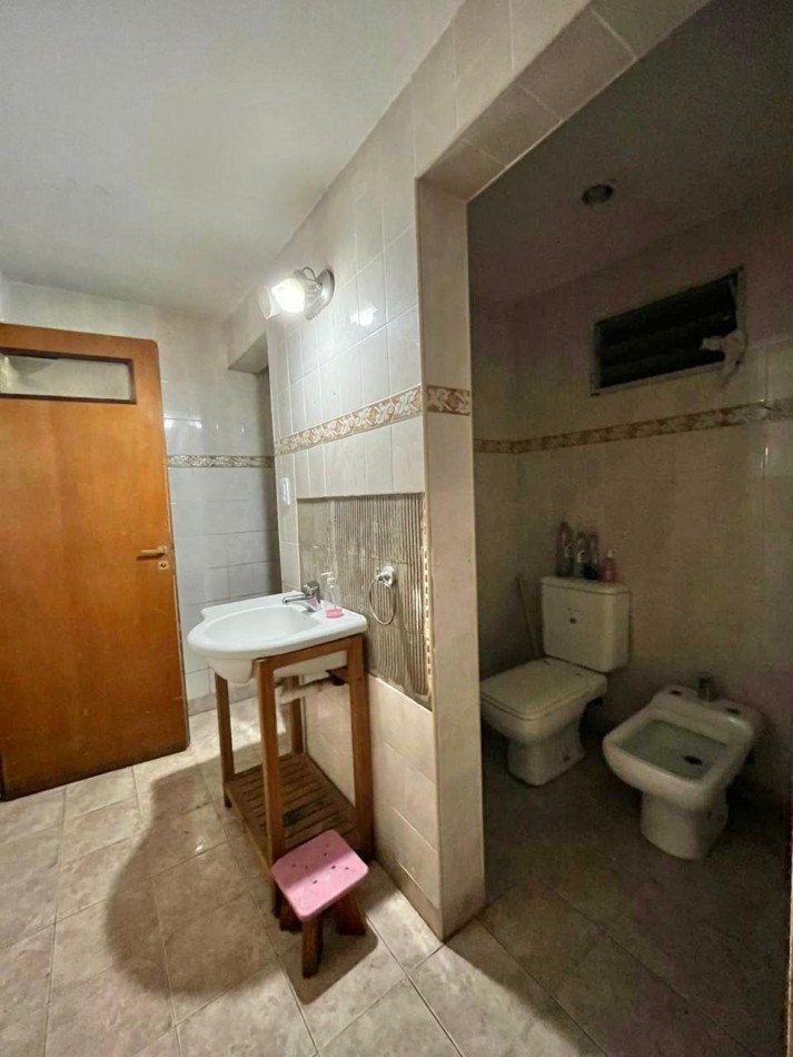 CASA CON 3 DORMITORIOS+ESTUDIO+PATIO VERDE GRANDE Y PISCINA A METROS DE LA COSTANERA 