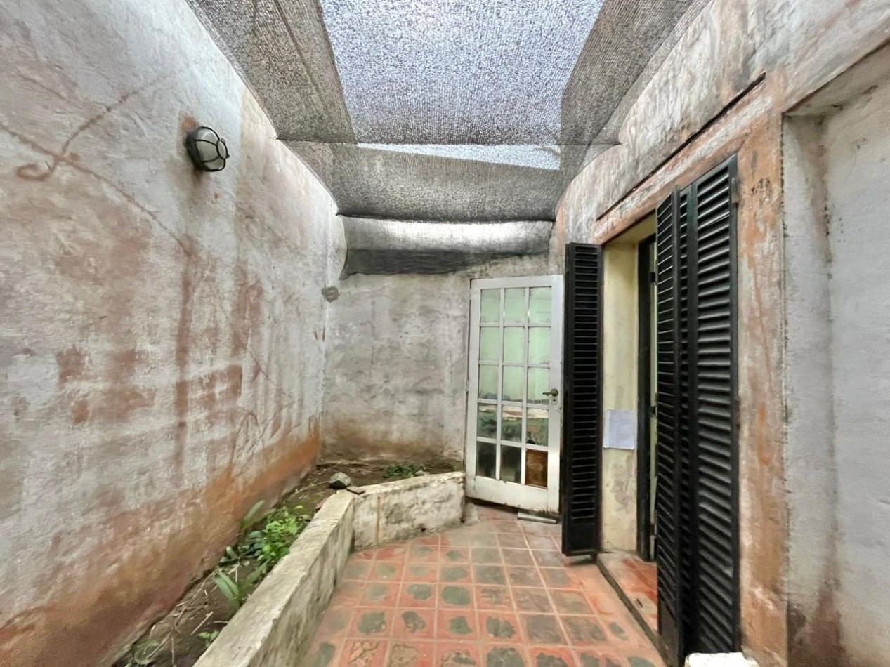 CASA CON 3 DORMITORIOS+ESTUDIO+PATIO VERDE GRANDE Y PISCINA A METROS DE LA COSTANERA 