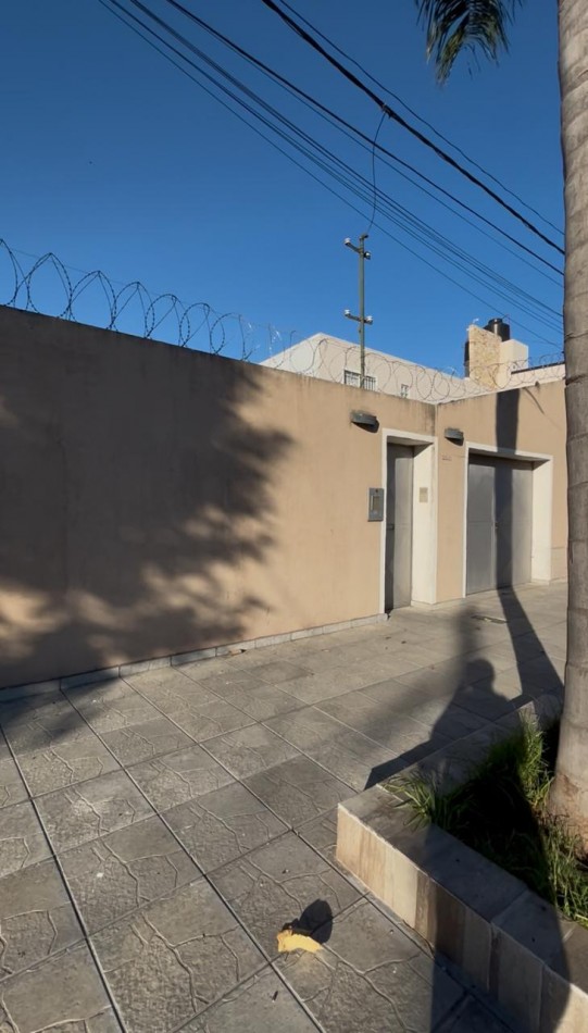 CASA IMPECABLE CON PISCINA Y DE GRAN TAMAÑO ! OPORTUNIDAD ! 