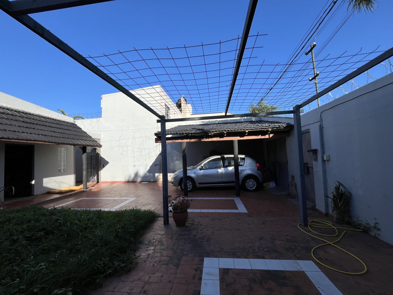 CASA IMPECABLE CON PISCINA Y DE GRAN TAMAÑO ! OPORTUNIDAD ! 