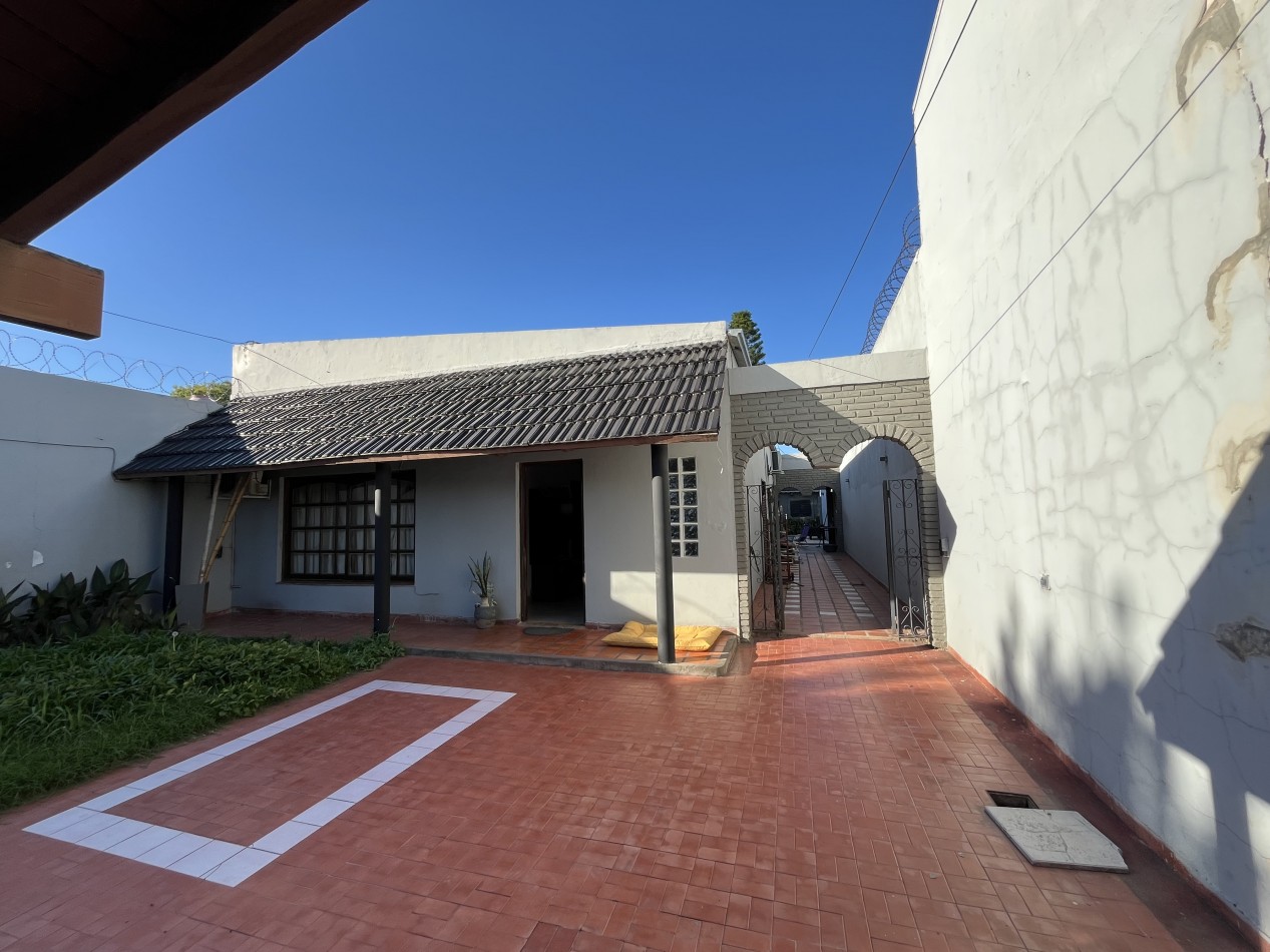 CASA IMPECABLE CON PISCINA Y DE GRAN TAMAÑO ! OPORTUNIDAD ! 