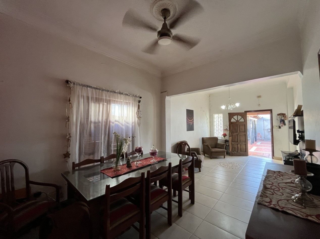 CASA IMPECABLE CON PISCINA Y DE GRAN TAMAÑO ! OPORTUNIDAD ! 