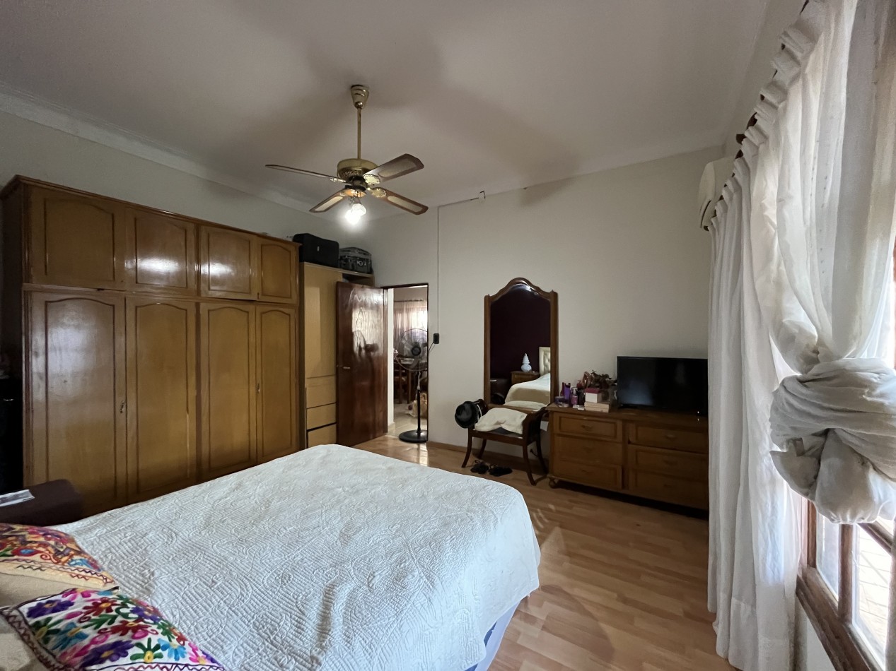 CASA IMPECABLE CON PISCINA Y DE GRAN TAMAÑO ! OPORTUNIDAD ! 