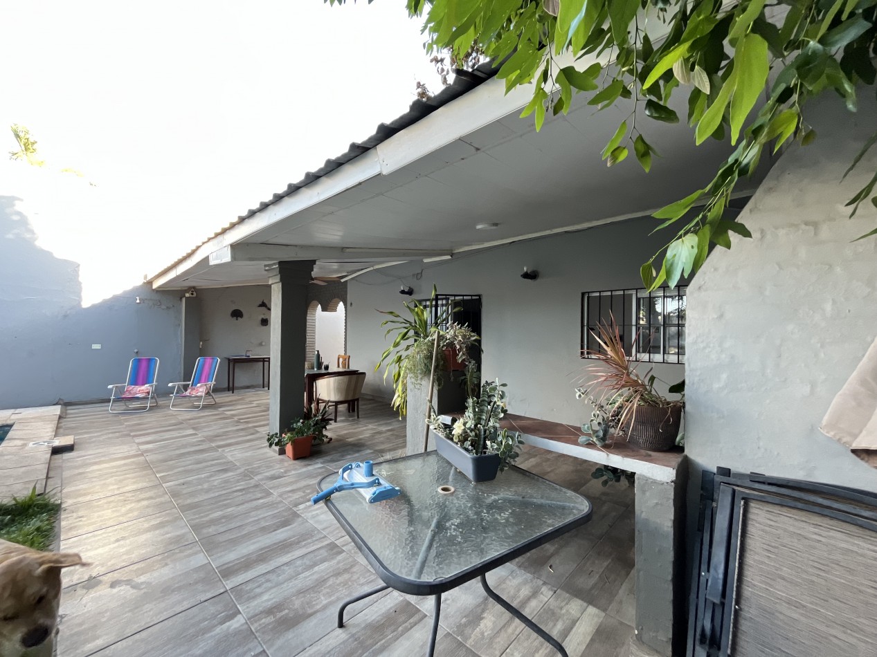 CASA IMPECABLE CON PISCINA Y DE GRAN TAMAÑO ! OPORTUNIDAD ! 