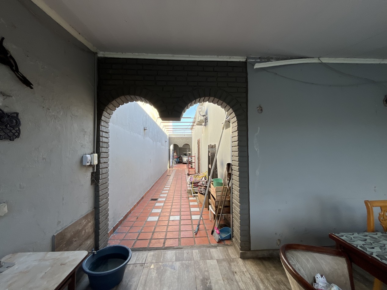 CASA IMPECABLE CON PISCINA Y DE GRAN TAMAÑO ! OPORTUNIDAD ! 