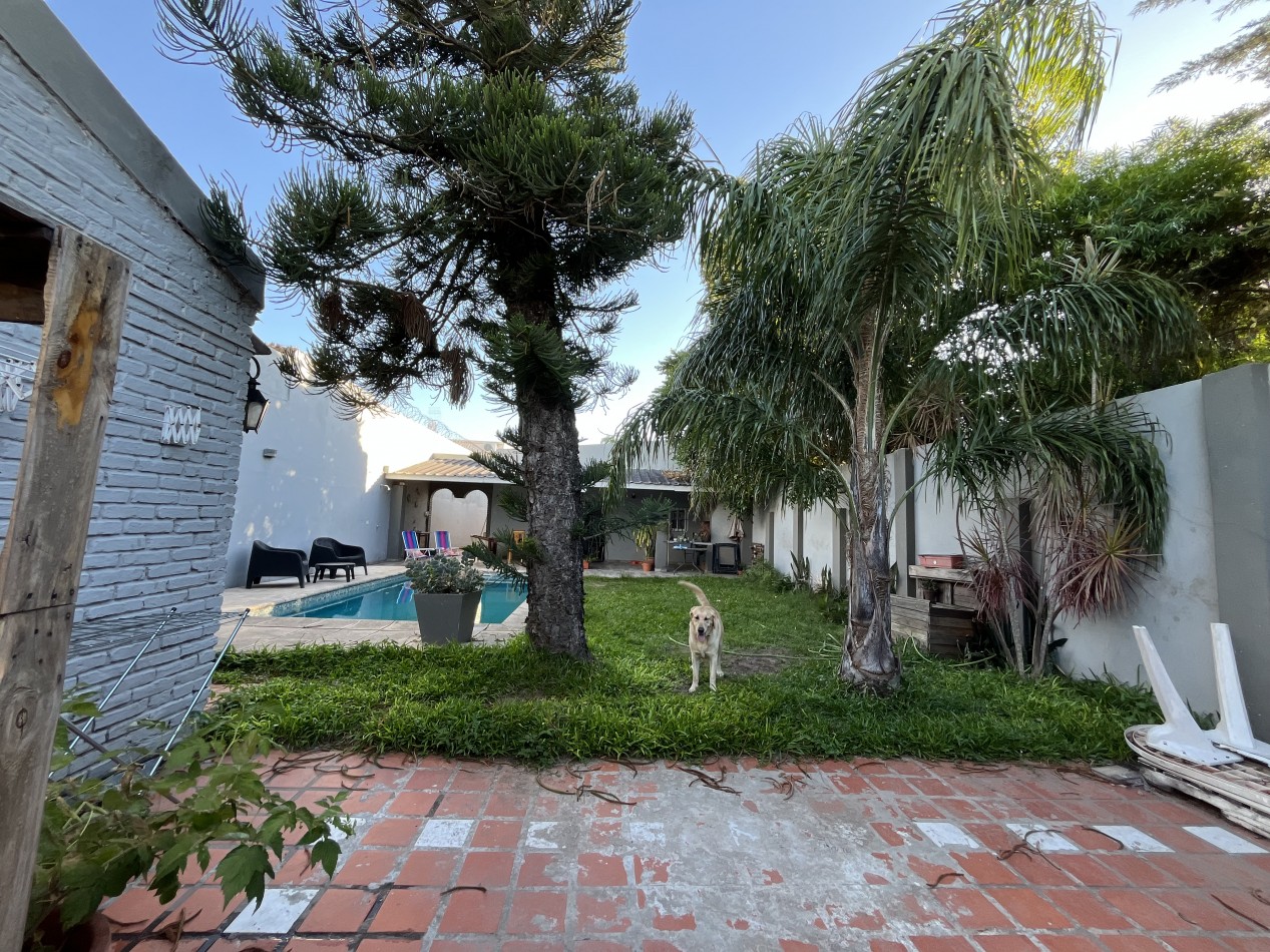 CASA IMPECABLE CON PISCINA Y DE GRAN TAMAÑO ! OPORTUNIDAD ! 