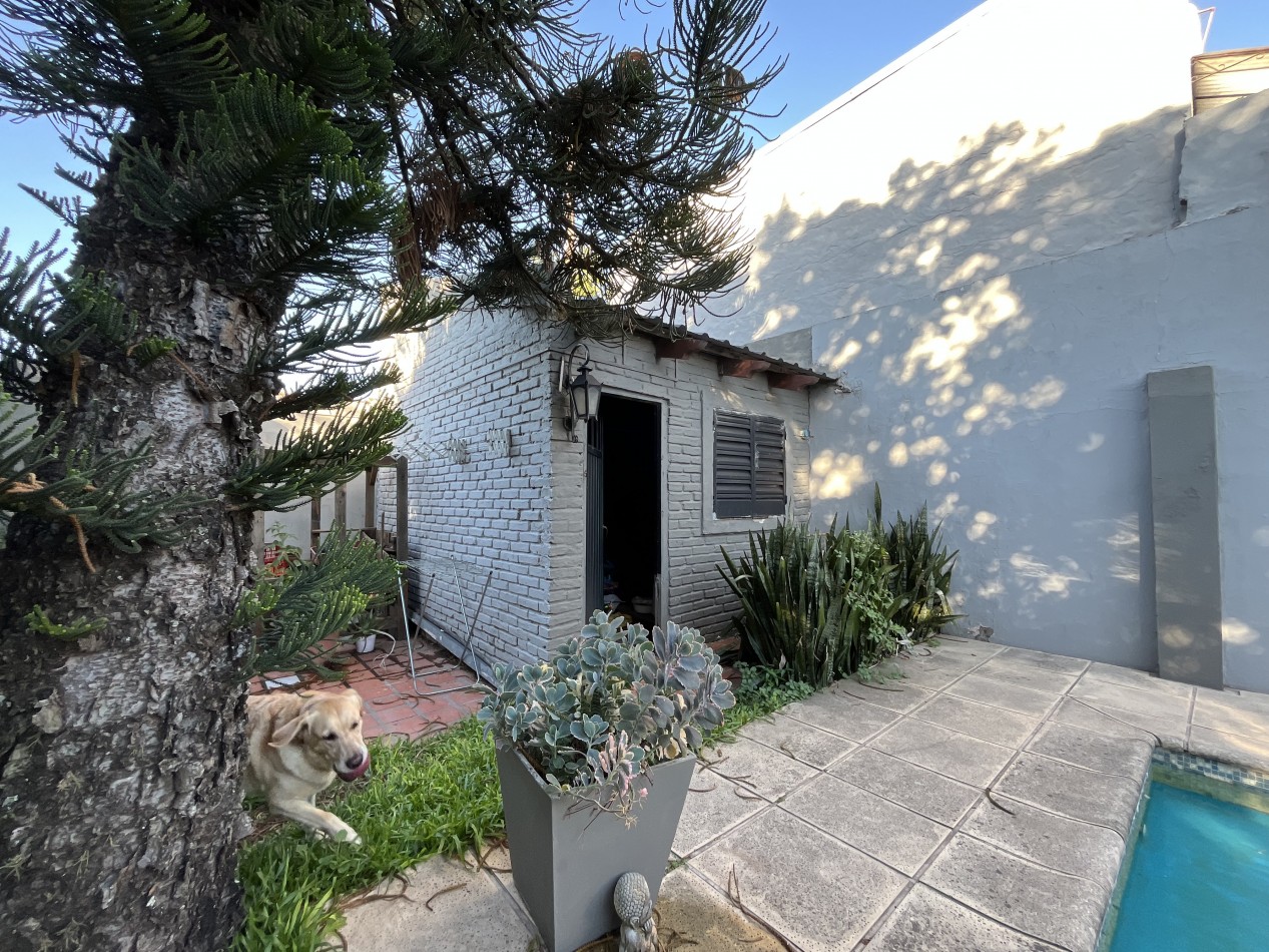 CASA IMPECABLE CON PISCINA Y DE GRAN TAMAÑO ! OPORTUNIDAD ! 