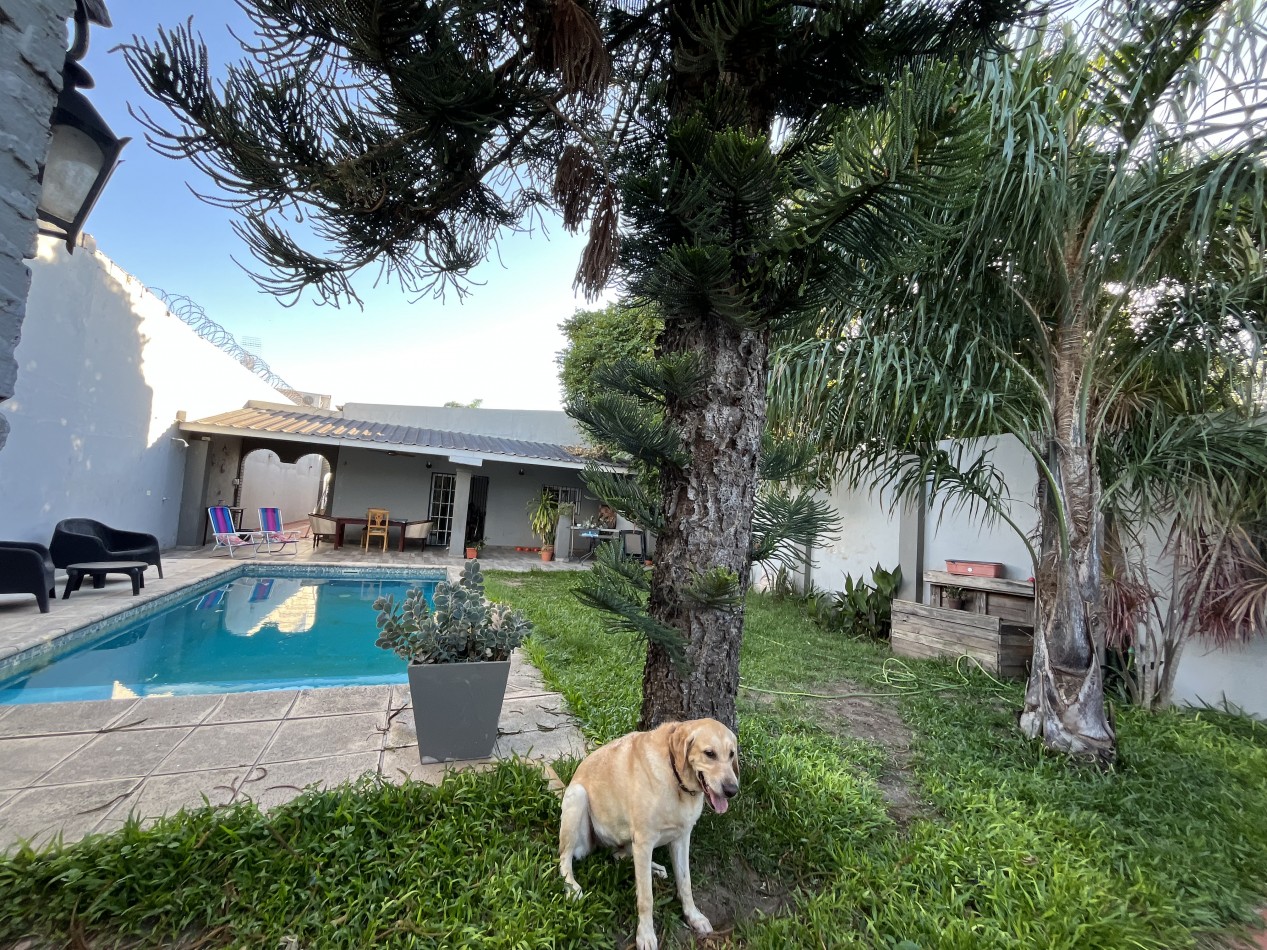 CASA IMPECABLE CON PISCINA Y DE GRAN TAMAÑO ! OPORTUNIDAD ! 