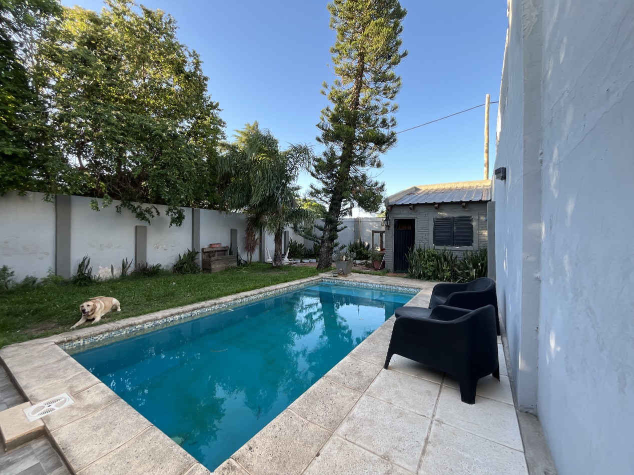 CASA IMPECABLE CON PISCINA Y DE GRAN TAMAÑO ! OPORTUNIDAD ! 