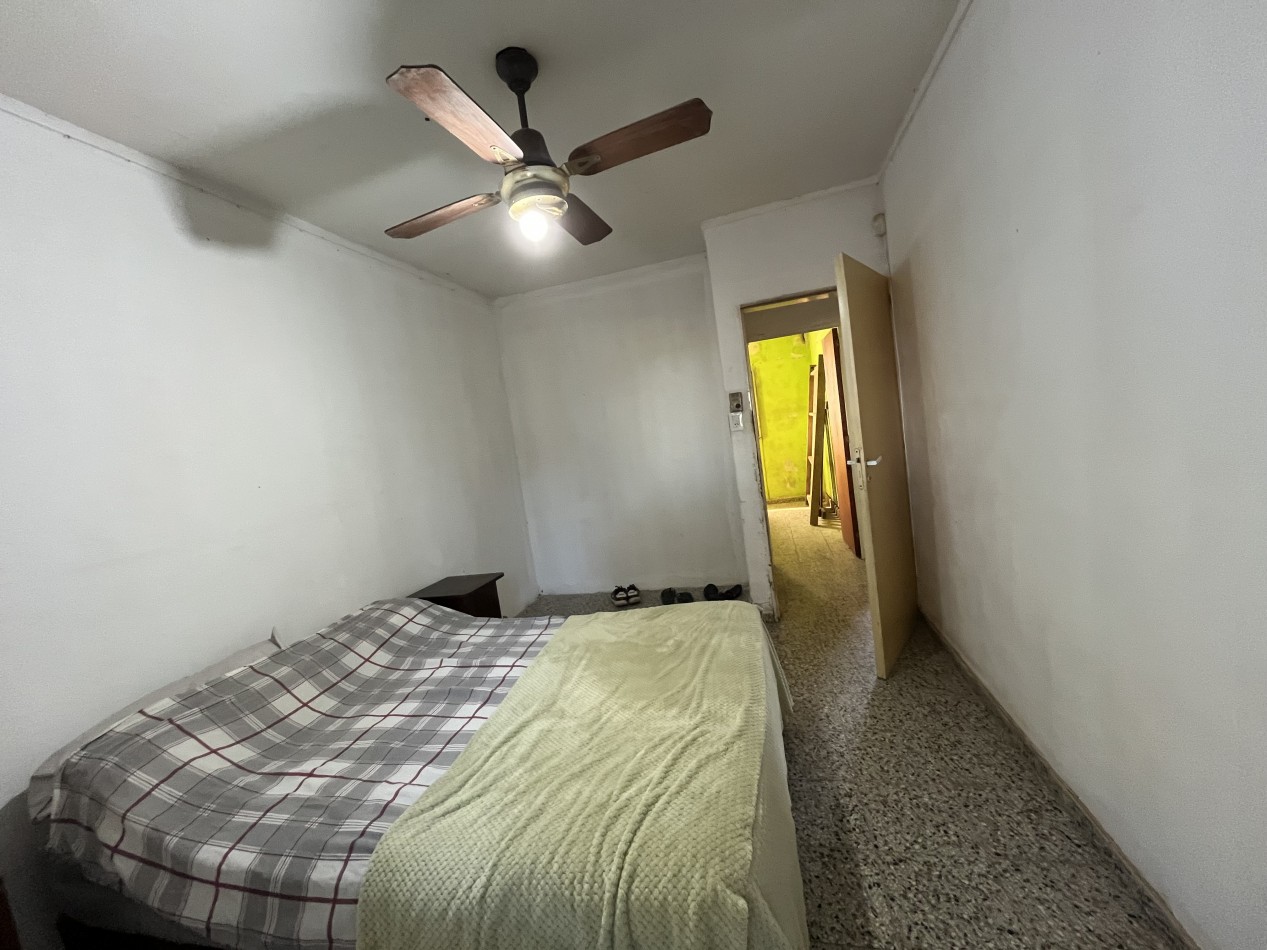 CASA CON GRAN PATIO VERDE ! IMPERDIBLE