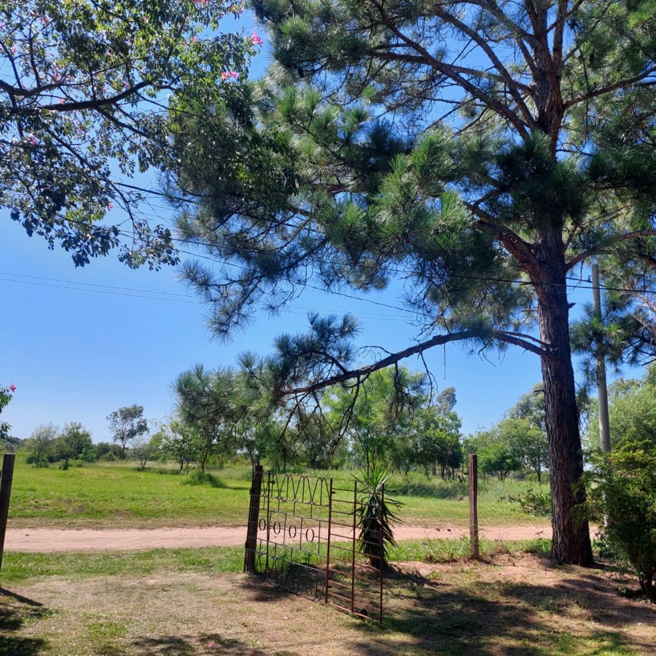 COMODA CASA CON AMPLIO PATIO PARQUIZADO EN CAYASTA, STA FE