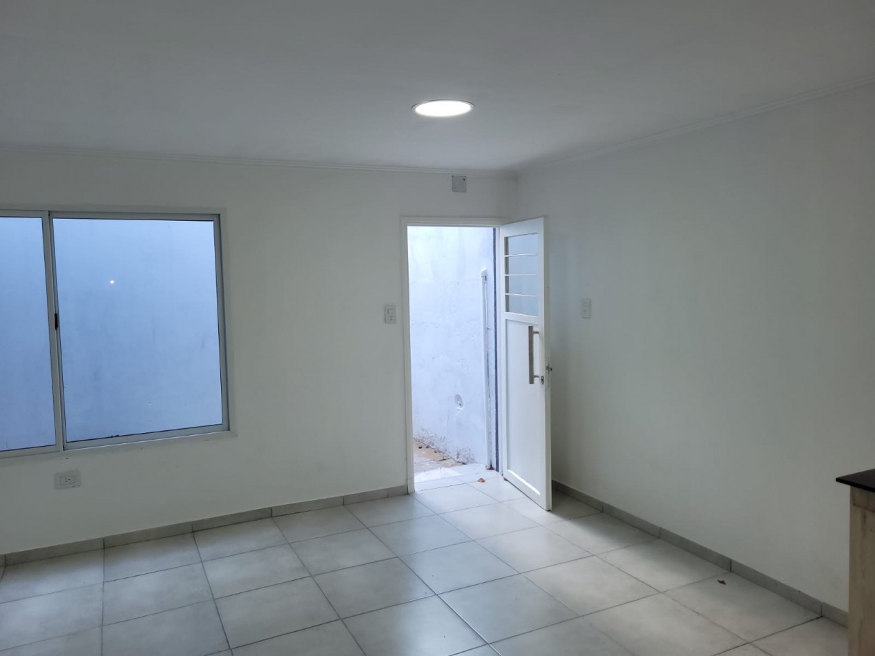  EXELENTE PROPIEDAD ZONA RESIDENCIAL  