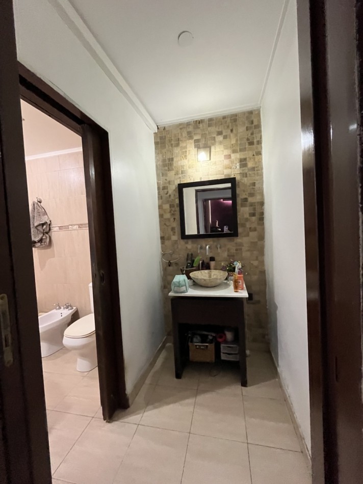 CASA IMPECABLE CON PISCINA Y DE GRAN TAMAÑO ! OPORTUNIDAD ! 