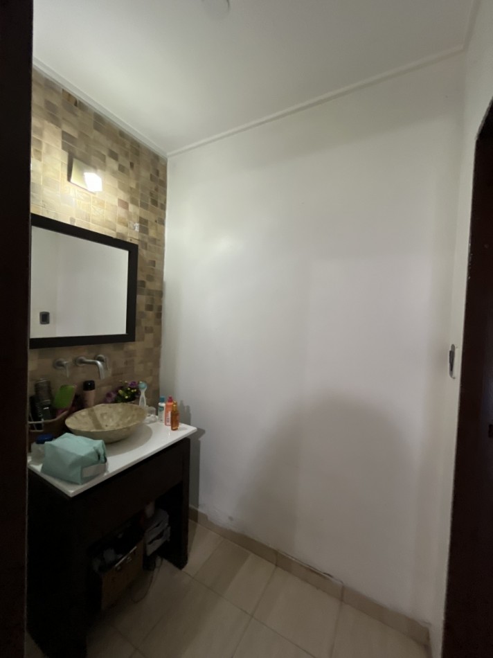 CASA IMPECABLE CON PISCINA Y DE GRAN TAMAÑO ! OPORTUNIDAD ! 