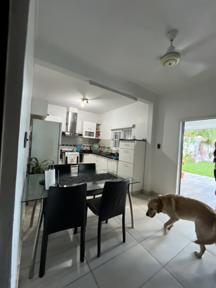 CASA IMPECABLE CON PISCINA Y DE GRAN TAMAÑO ! OPORTUNIDAD ! 