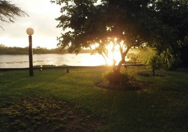 ESPECTACULAR CASA SOBRE EL RIO EN CAYASTA,STA FE 