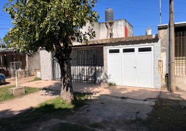 Oportunidad!! Casa con cochera en Llerena 4037