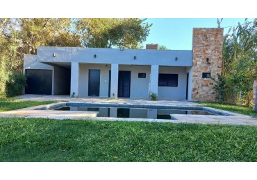 CASA QUINTA EN ARROYO LEYES EXCELENTE UBICACION Y ESTADO !! INVERSORES O PRIMERA VIVIENDA !! 