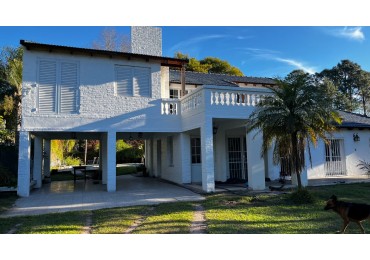 IMPONENTE CASA EN VILLA CALIFORNIA